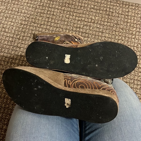 Ugg style Sherpa lined Zeyzani Turkish embroidered boots - Picture 2 of 4